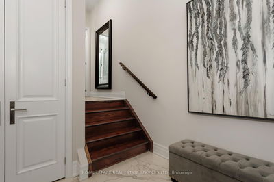 251 Hanover St, Oakville - West image-0-4