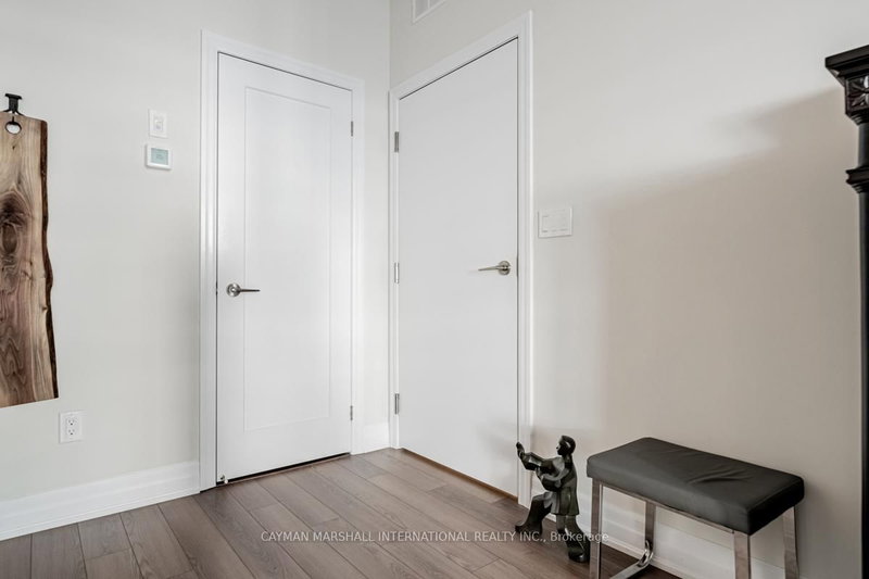 511 - 657 Cricklewood Dr, Mississauga, L5G 0B8 | Image 3