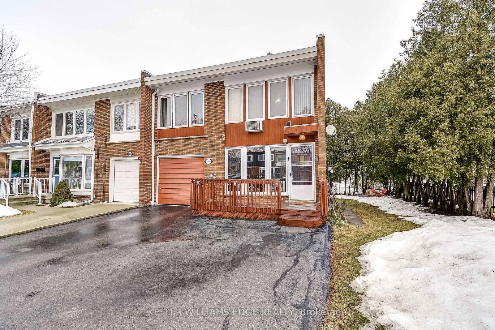 Townhouse sold at 2393 Maryvale Court, Burlington, Mountainside, L7P 2P1 - MLS: W12004779