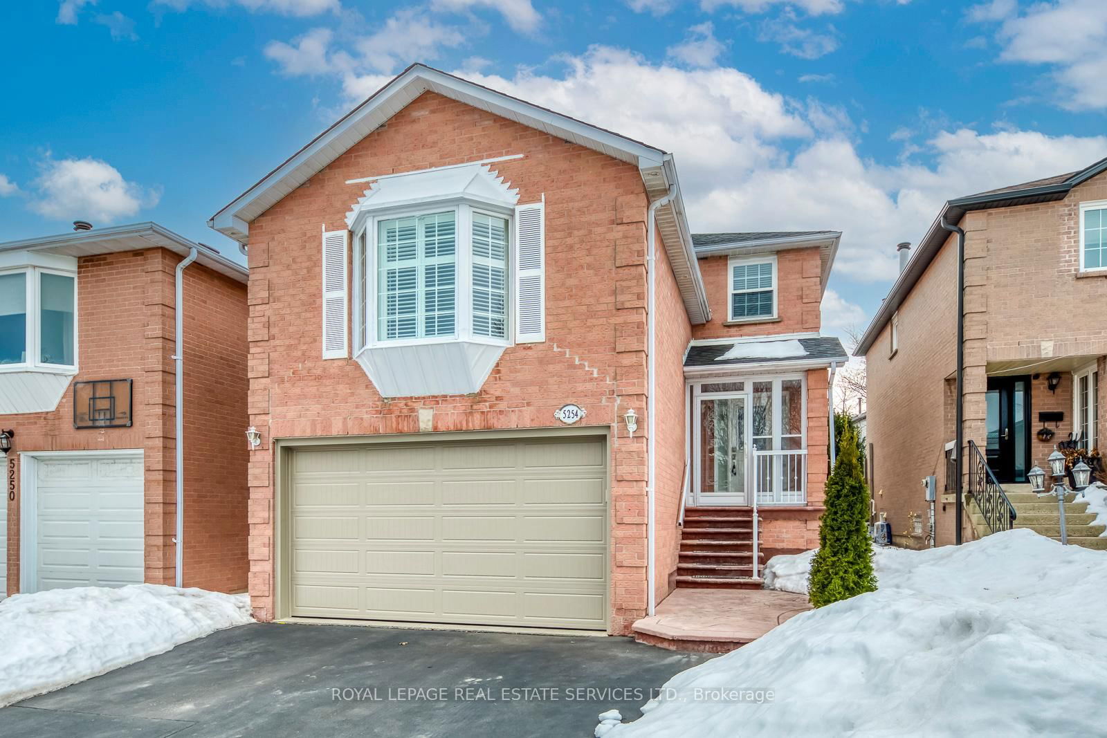 Detached House for sale at 5254 Astwell Avenue, Mississauga, Hurontario, L5R 3H8 - MLS: W12004981