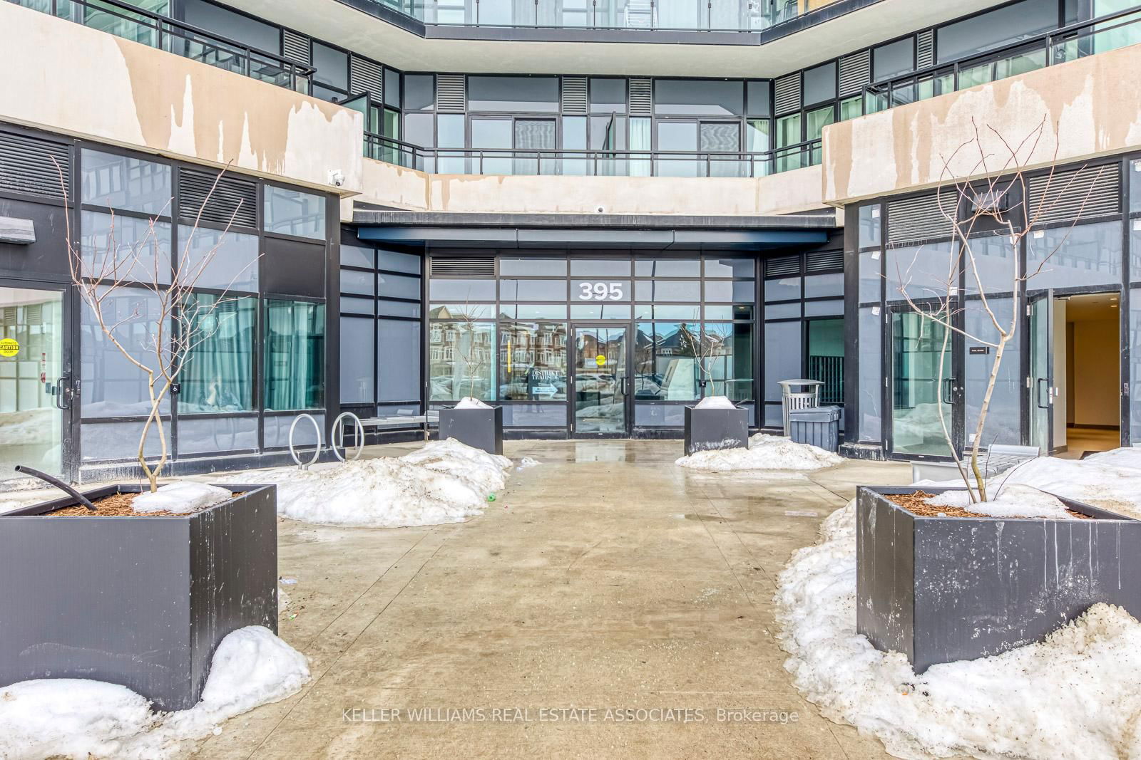 Condo for lease at 302-395 Dundas Street, Oakville, Rural Oakville, L6M 5R8 - MLS: W12005062