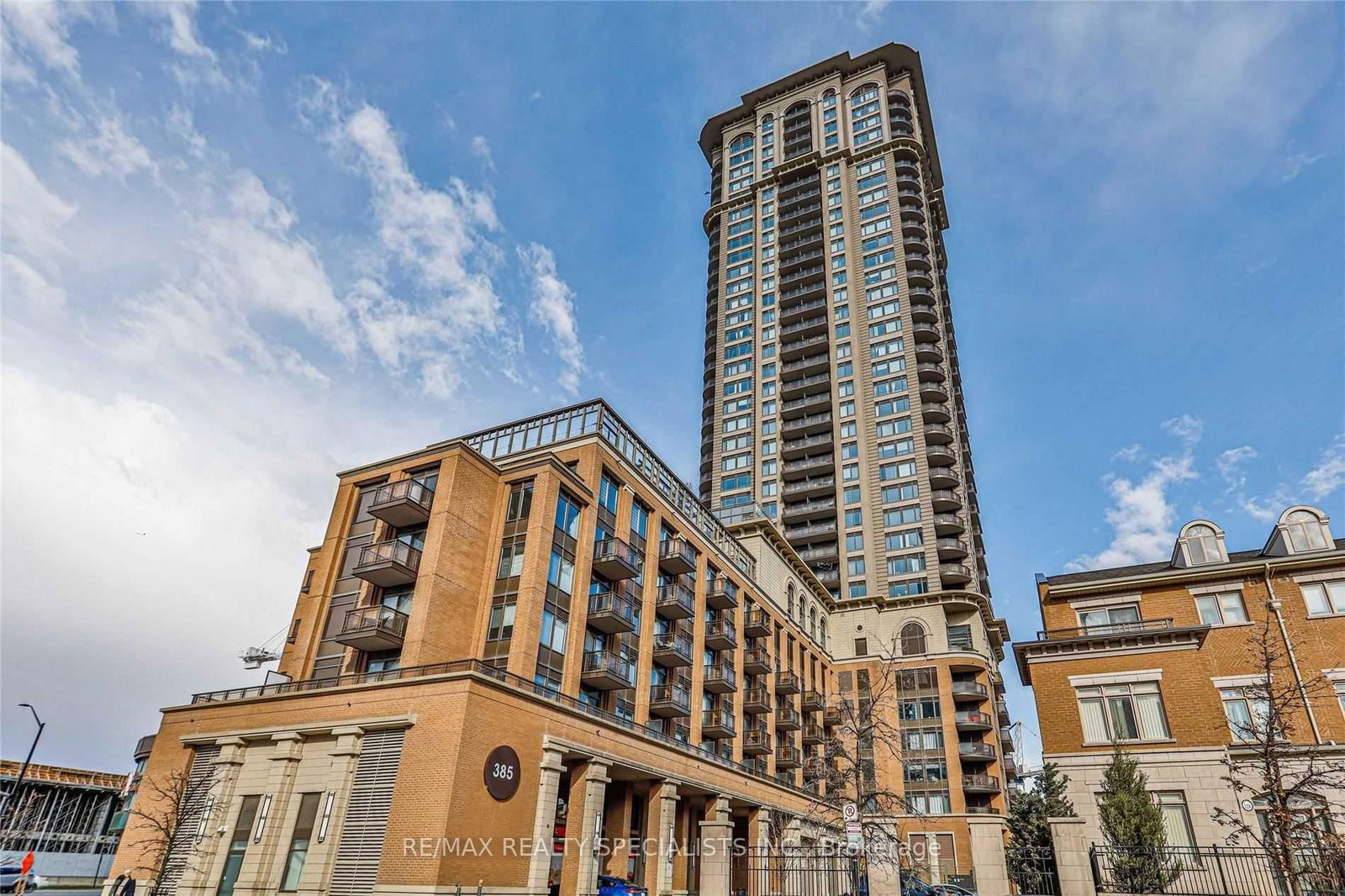 Condo for lease at 701-385 Prince of Wales Drive, Mississauga, City Centre, L5B 0C6 - MLS: W12005099