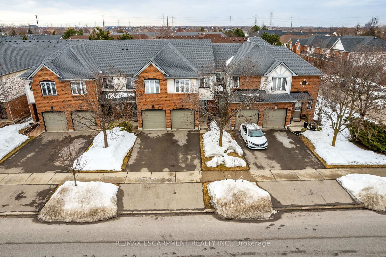 Townhouse sold at 40-2940 Headon Forest Drive, Burlington, Headon, L7M 4G9 - MLS: W12005120