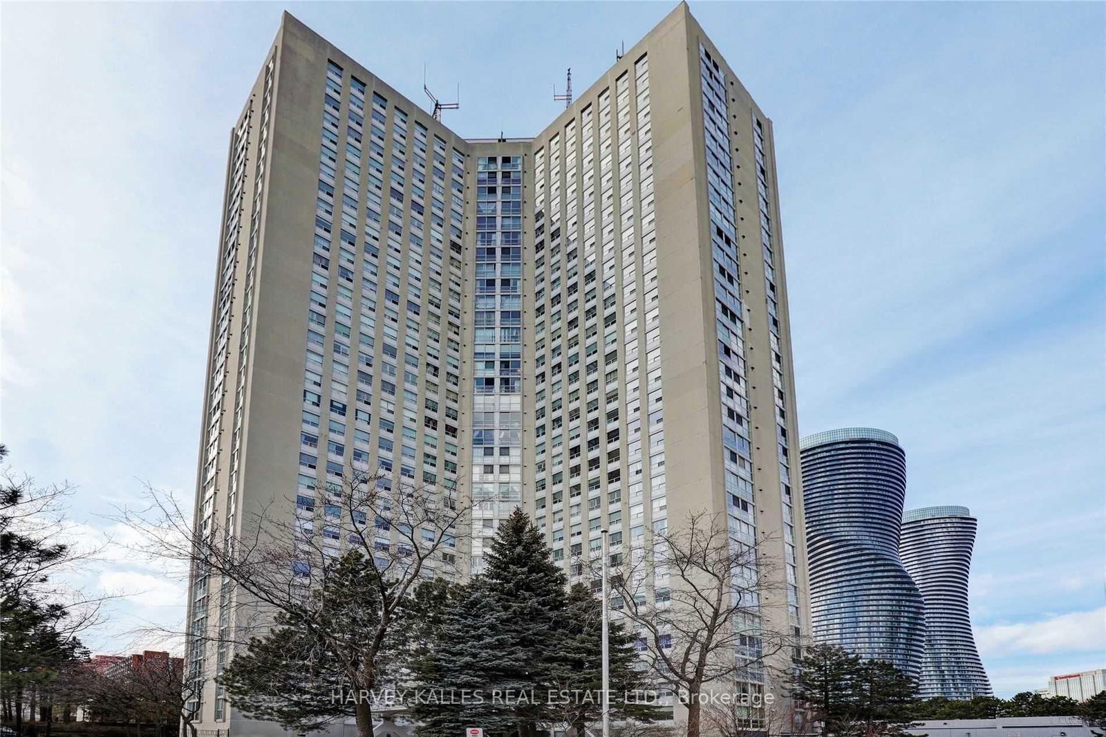 Condo for lease at 207-3650 Kaneff Crescent, Mississauga, Mississauga Valleys, L5A 4A1 - MLS: W12005432