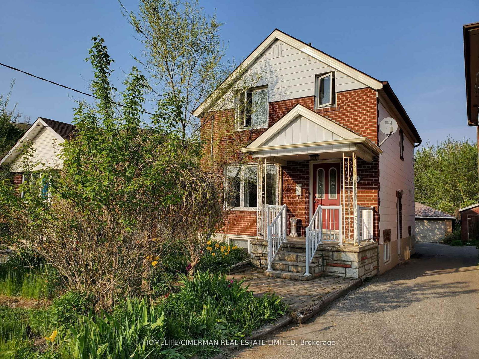 Detached House sold at 497 Caledonia Road, Toronto, Caledonia-Fairbank, M6E 4V1 - MLS: W12005439