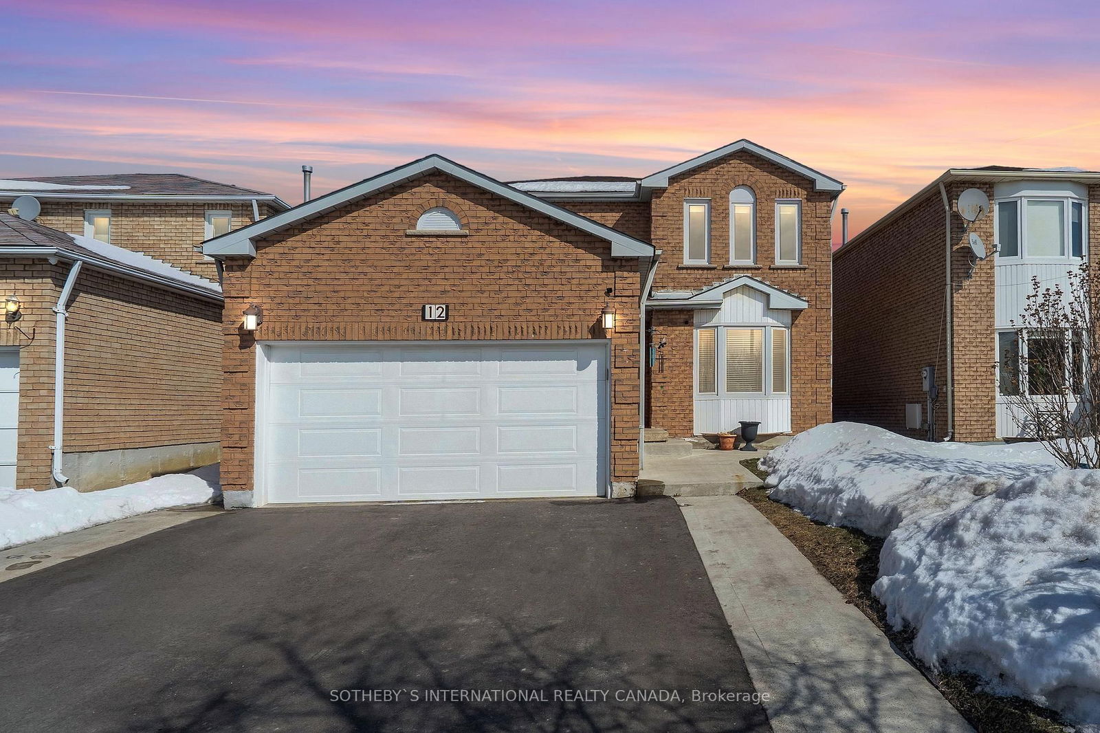 Detached House for sale at 12 Duggan Drive, Brampton, Fletcher's West, L6Y 4K8 - MLS: W12005490