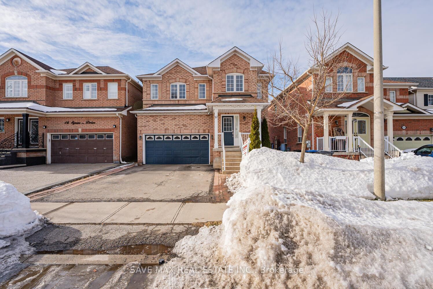 Detached House for sale at 12 Spencer Drive, Brampton, Fletcher's Meadow, L7A 2A4 - MLS: W12005522