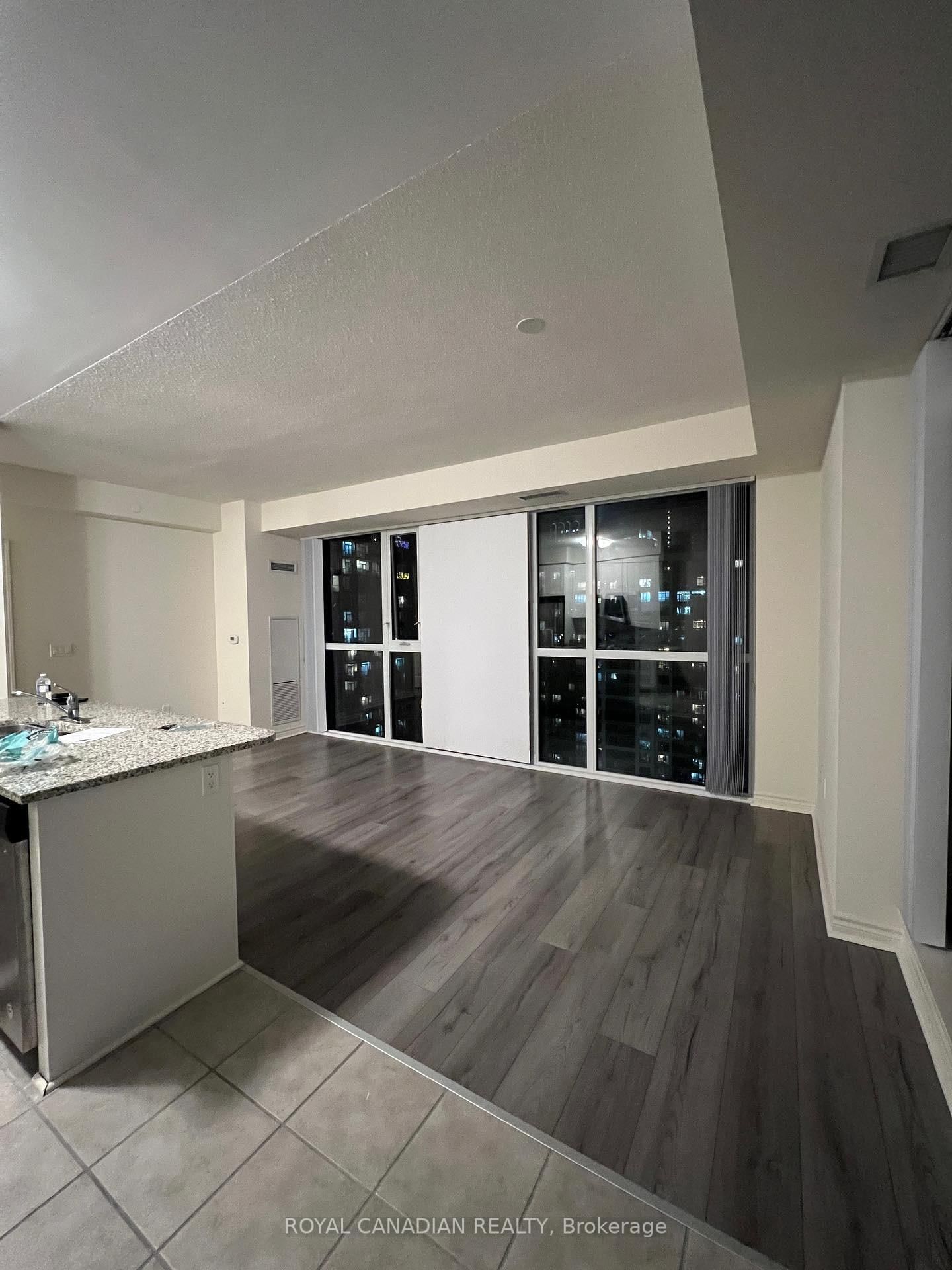 Condo for lease at 12-349 Rathburn Road, Mississauga, City Centre, L5B 0G9 - MLS: W12005795