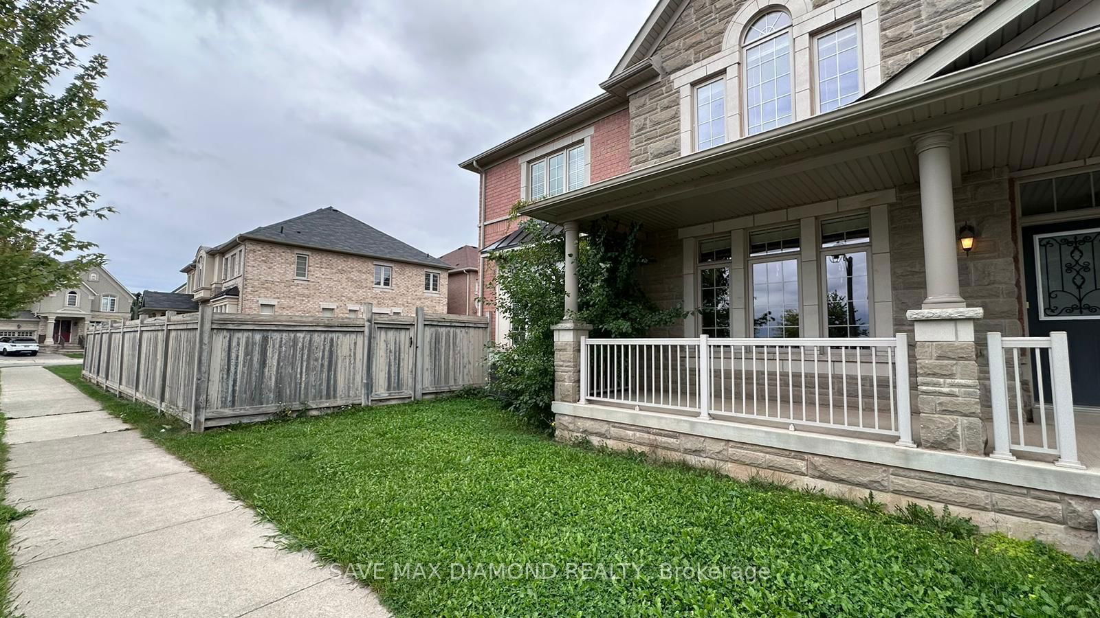 Detached House for lease at 3185 Larry Crescent, Oakville, Rural Oakville, L6M 0T1 - MLS: W12005994