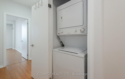 1359 Rathburn Mississauga,ON L4W 5P7 — Photo 20