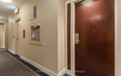 1359 Rathburn Mississauga,ON L4W 5P7 — Photo 4
