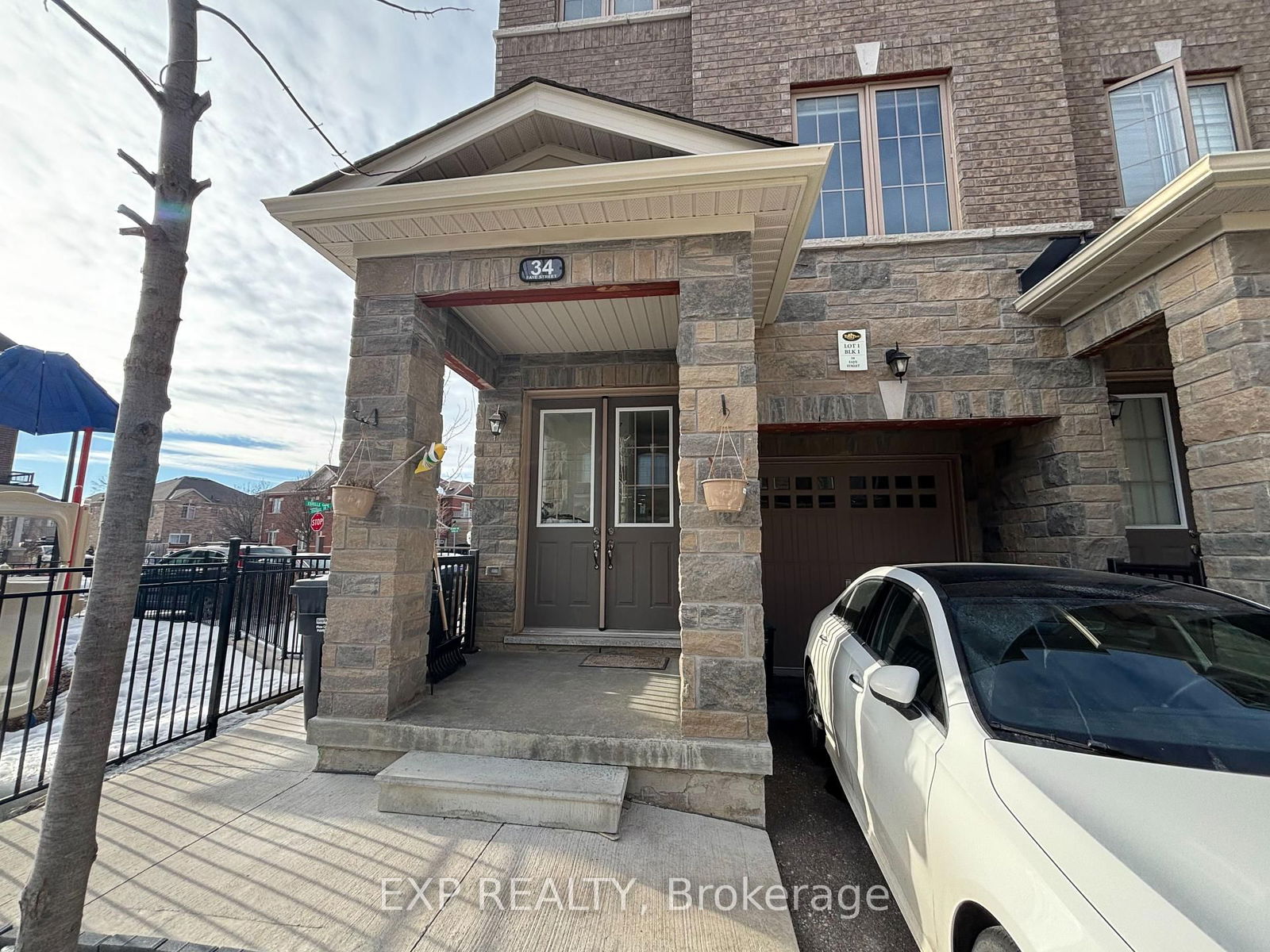 Townhouse for sale at 34 Faye Street, Brampton, Bram East, L6P 4M9 - MLS: W12007457