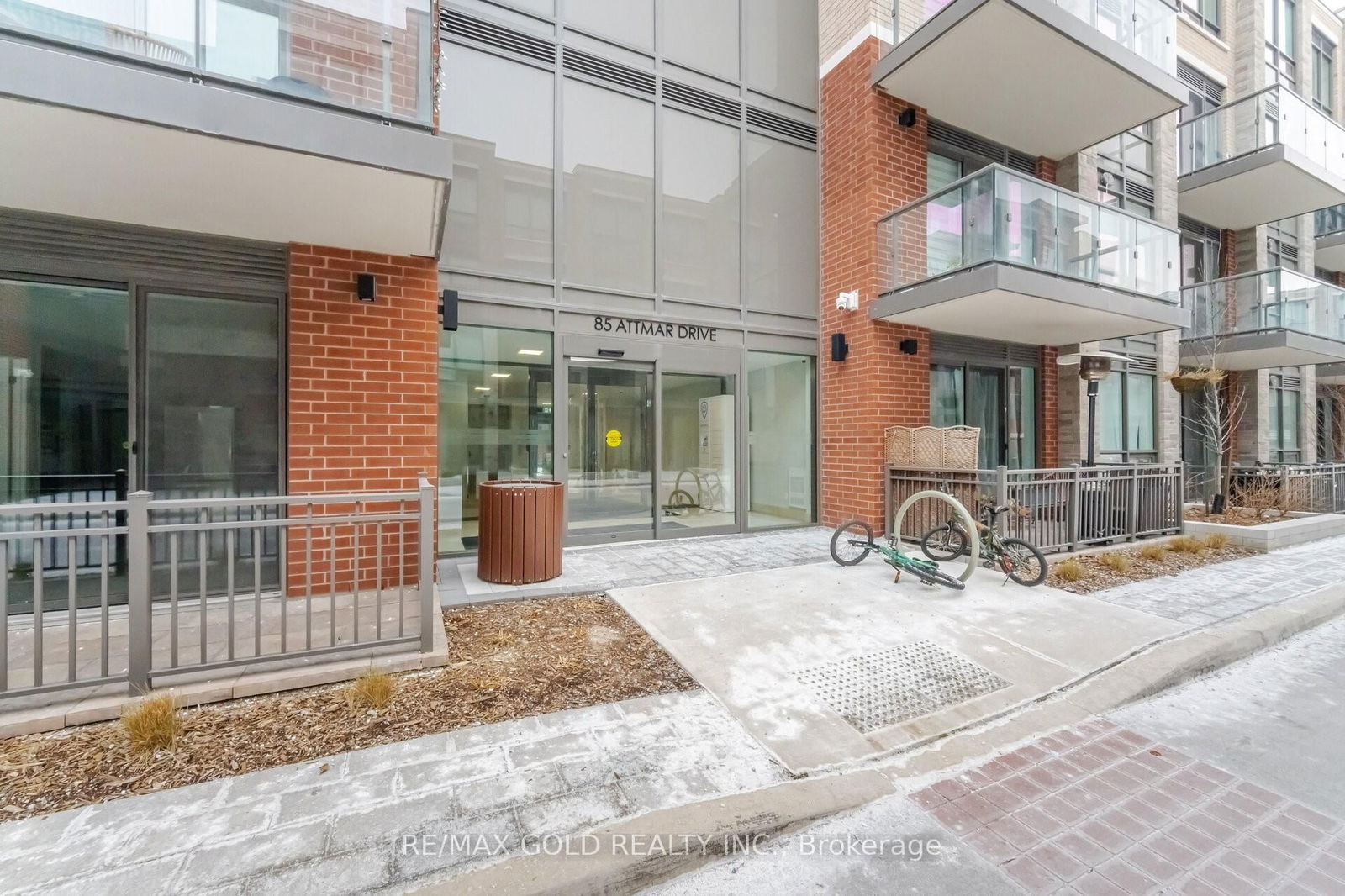 Townhouse for sale at 327-85 Attmar Drive, Brampton, Bram East, L6P 0Y6 - MLS: W12007572