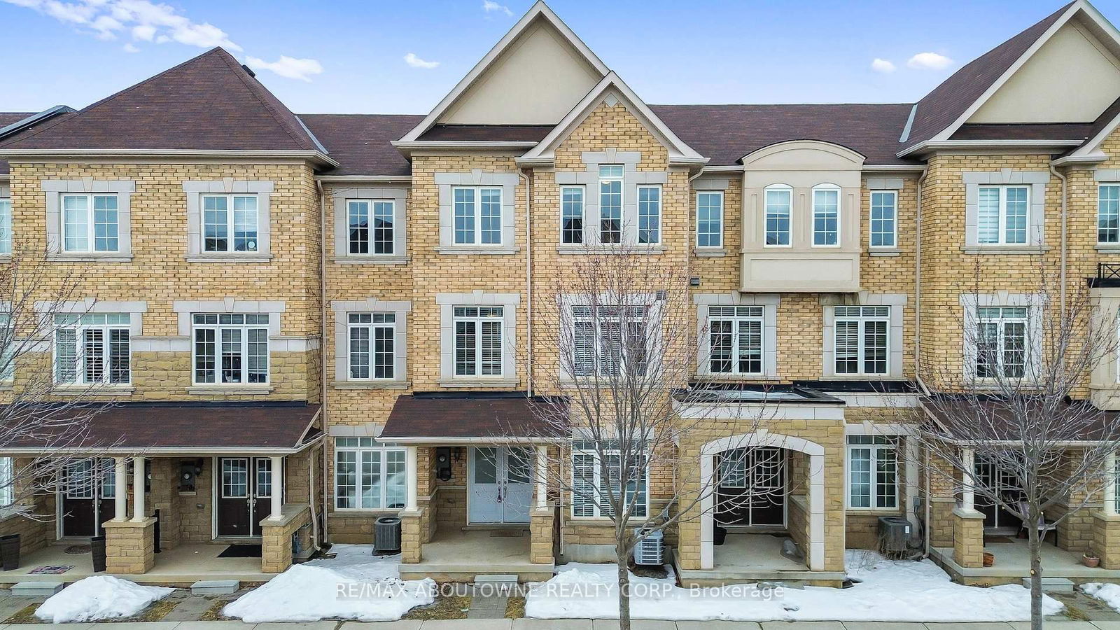 Townhouse for lease at 3082 Eberly Woods Drive, Oakville, GO Glenorchy, L6M 0T5 - MLS: W12007612