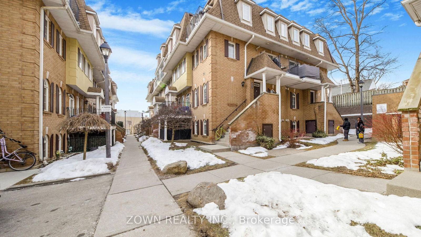 Townhouse for sale at 304-72 Sidney Belsey Crescent, Toronto, Mount Dennis, M6M 5J6 - MLS: W12007821