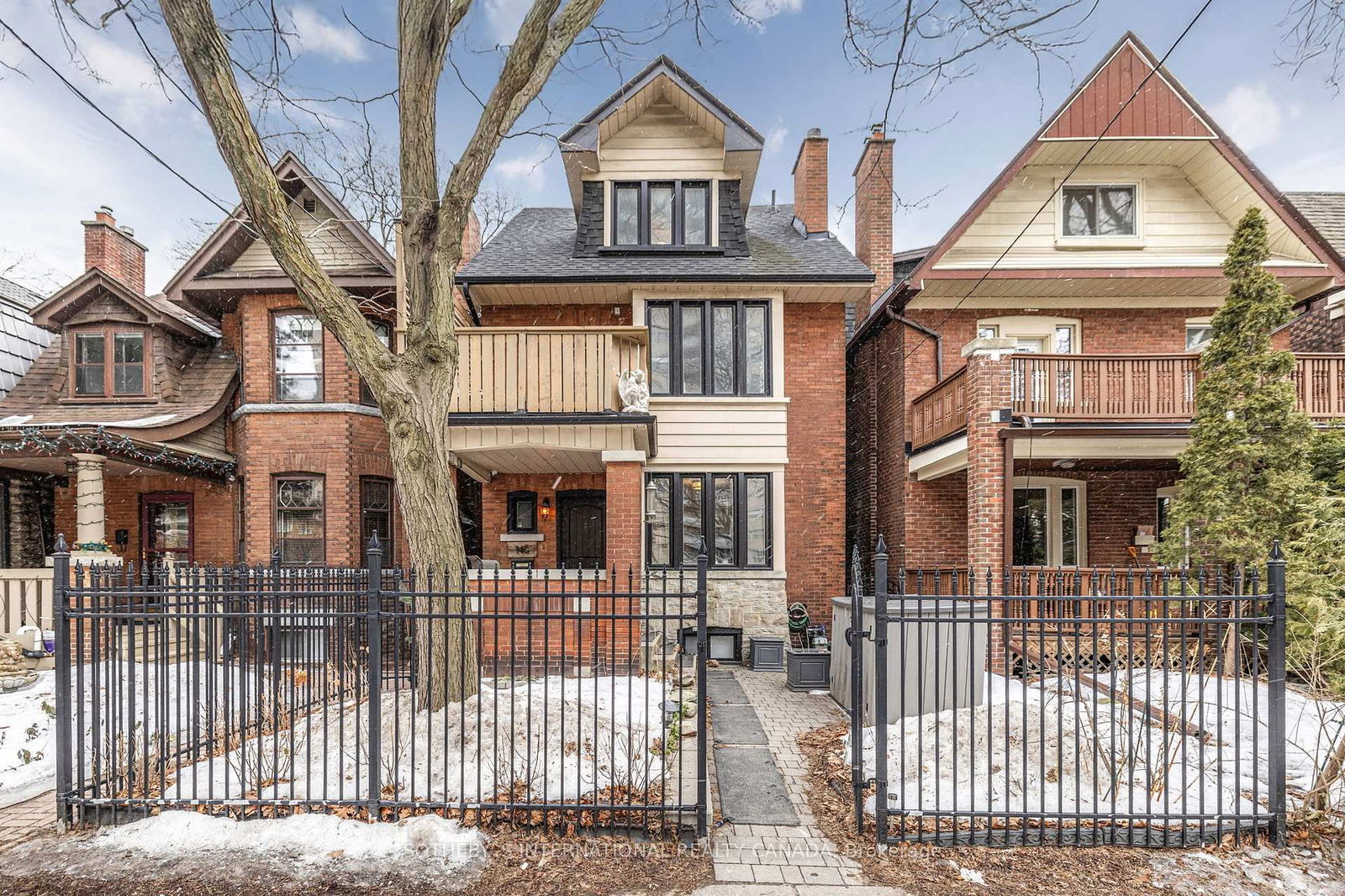 Detached House sold at 140 Quebec Avenue, Toronto, High Park North, M6P 2T7 - MLS: W12007905