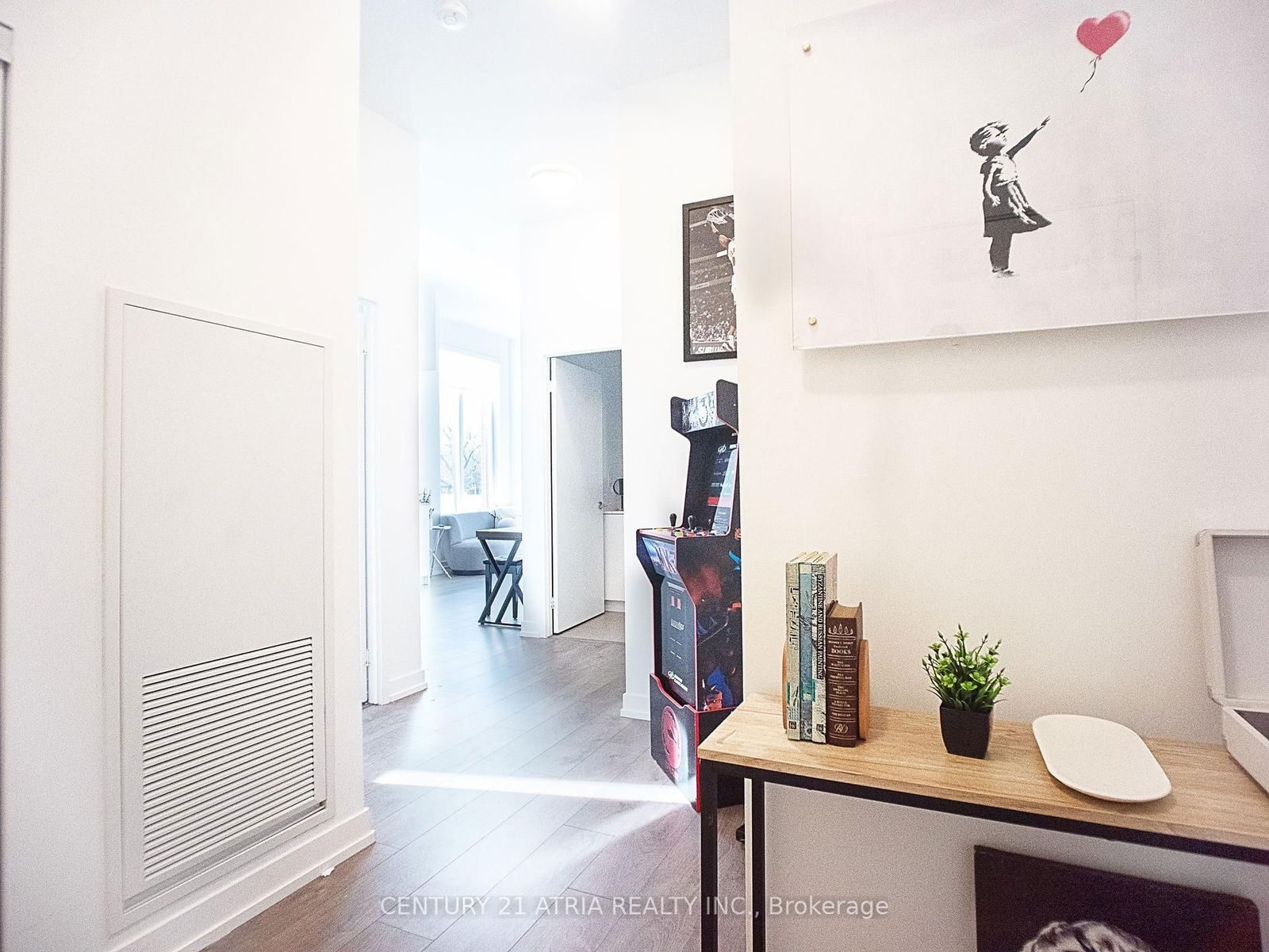 Condo for lease at 212-270 Dufferin Street, Toronto, South Parkdale, M6K 0H8 - MLS: W12007992