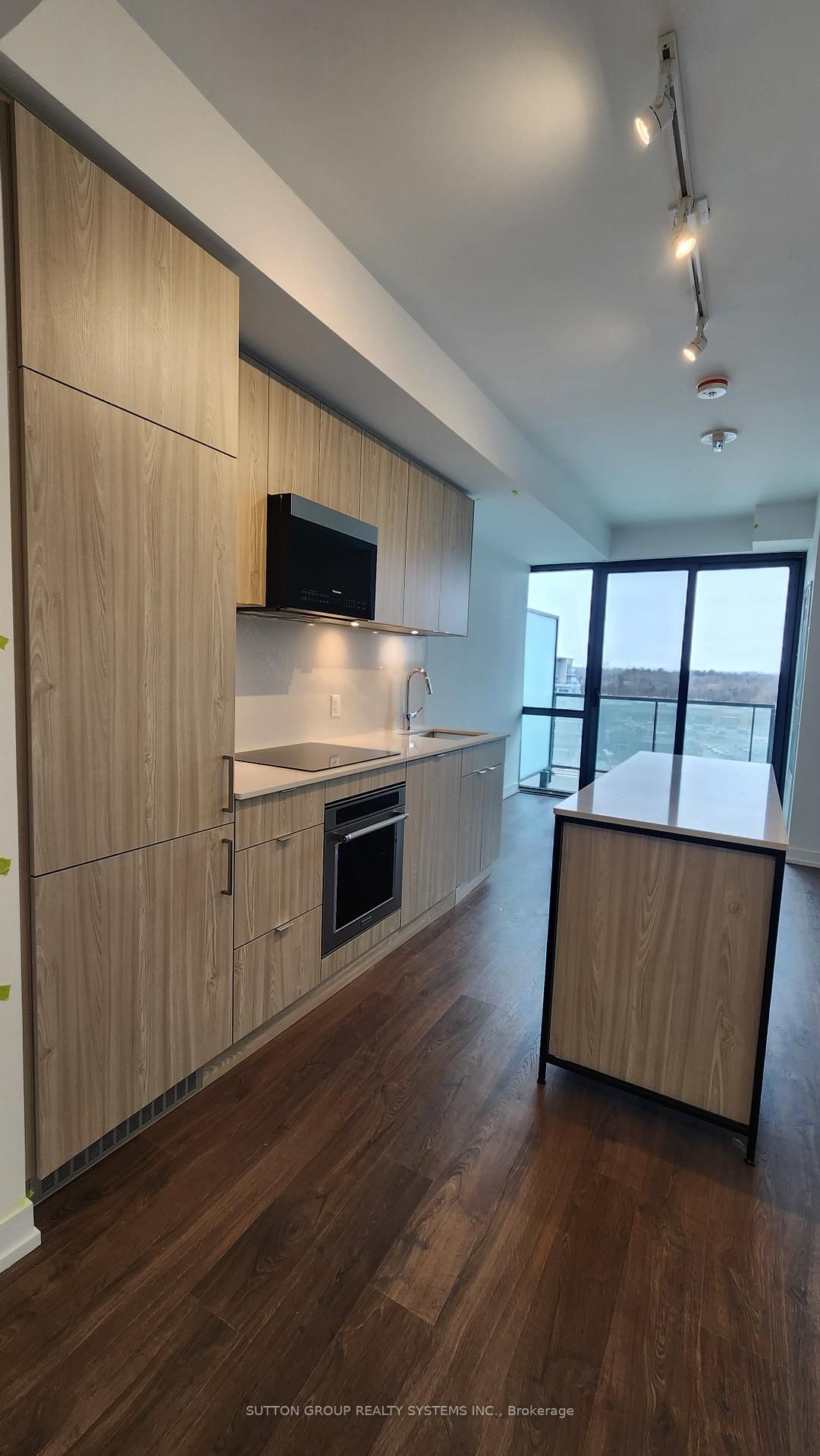 Condo leased at 710-251 Masonry Way, Mississauga, Port Credit, L5H 0B3 - MLS: W12008102