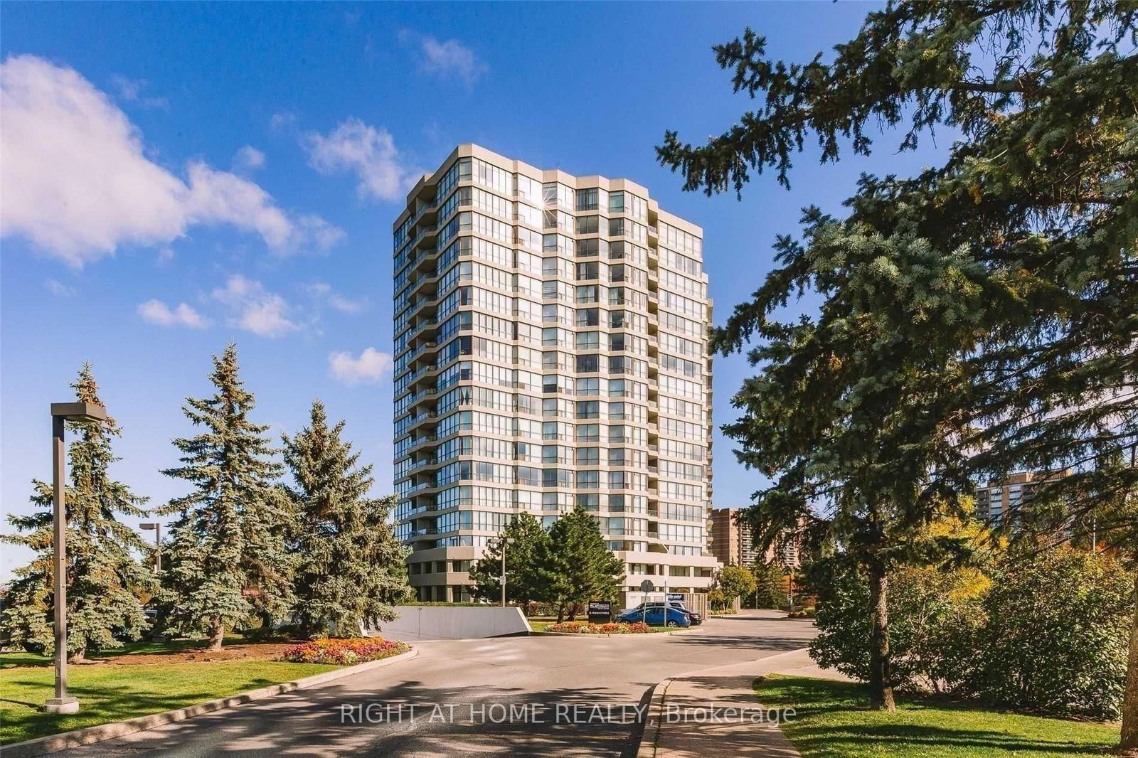 Condo for sale at 404-5 Rowntree Road, Toronto, Mount Olive-Silverstone-Jamestown, M9V 5G9 - MLS: W12008112