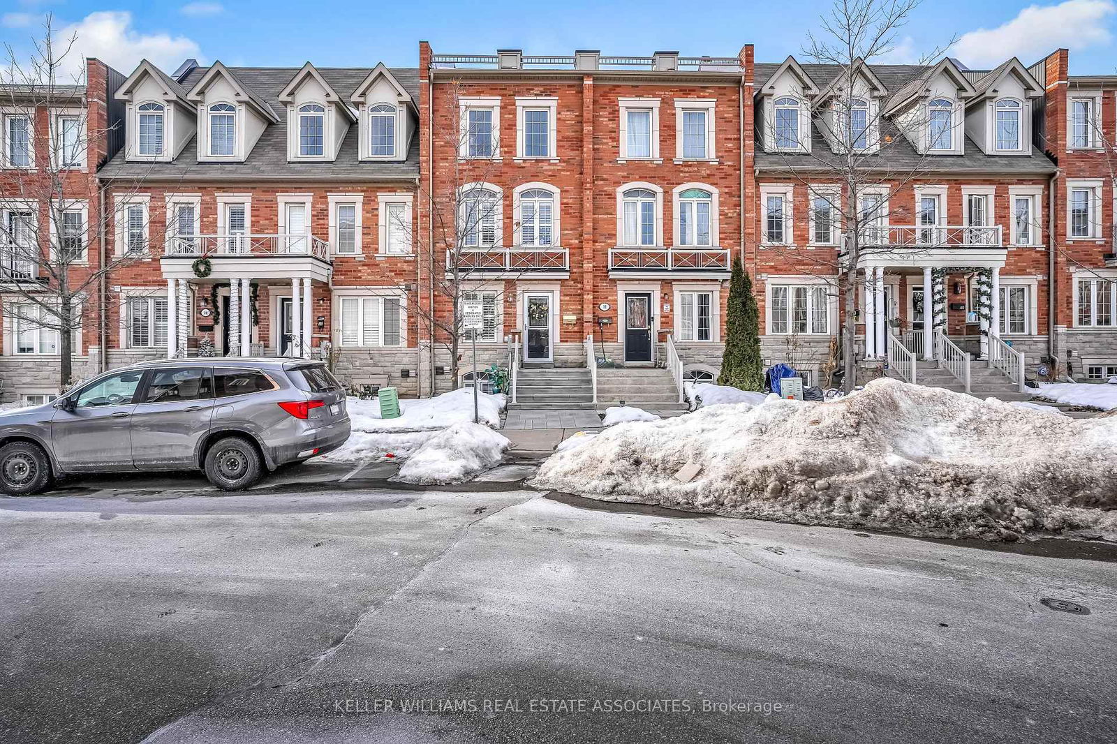 Townhouse sold at 34 Odoardo Di Santo Circle, Toronto, Downsview-Roding-CFB, M3L 0E7 - MLS: W12008181