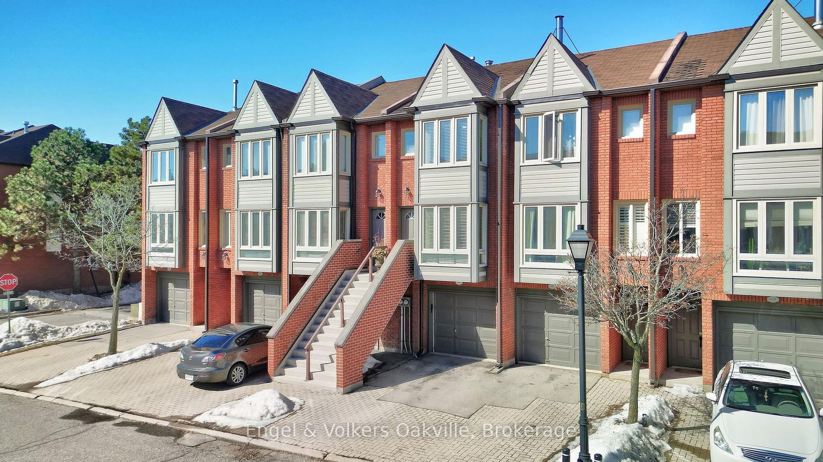 Townhouse for sale at 626-895 Maple Avenue, Burlington, Brant, L7S 2H7 - MLS: W12008627