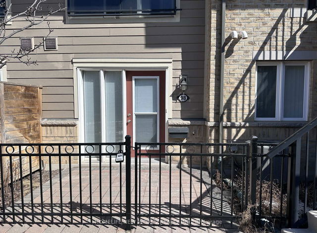 98 - 2891 Rio Court