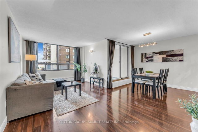 206 - 2556 Argyle Road