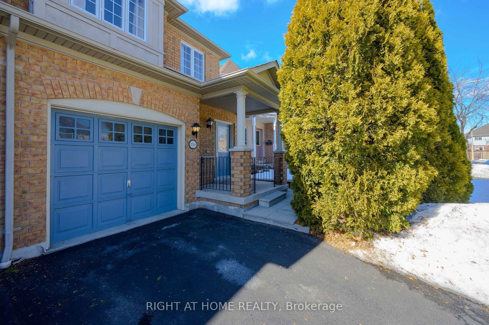 Townhouse for sale at 1768 Lampman Avenue, Burlington, Uptown, L7L 7L4 - MLS: W12009365