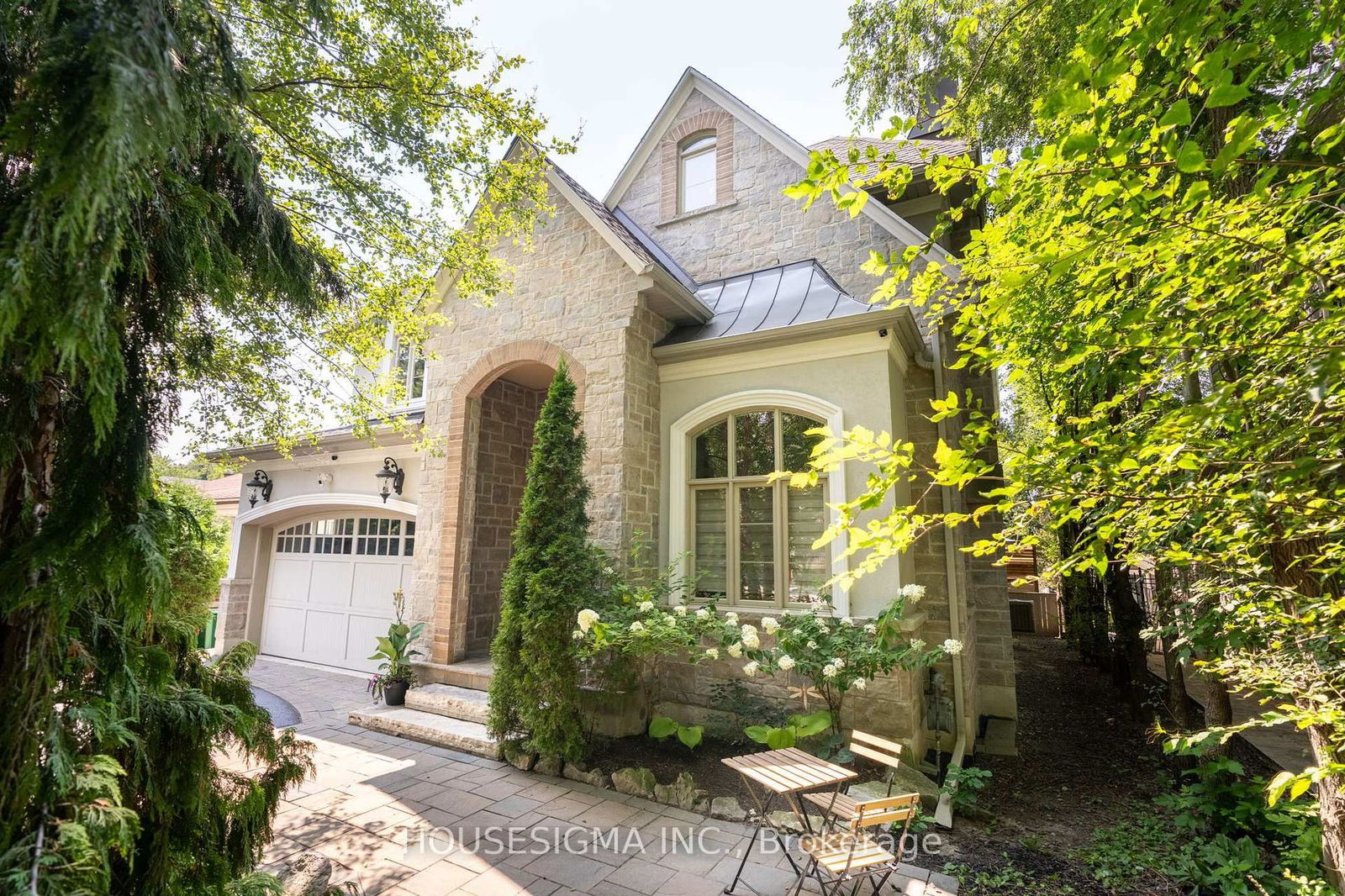 Detached House for sale at 1290 Lakebreeze Drive, Mississauga, Mineola, L5G 3W6 - MLS: W12009447