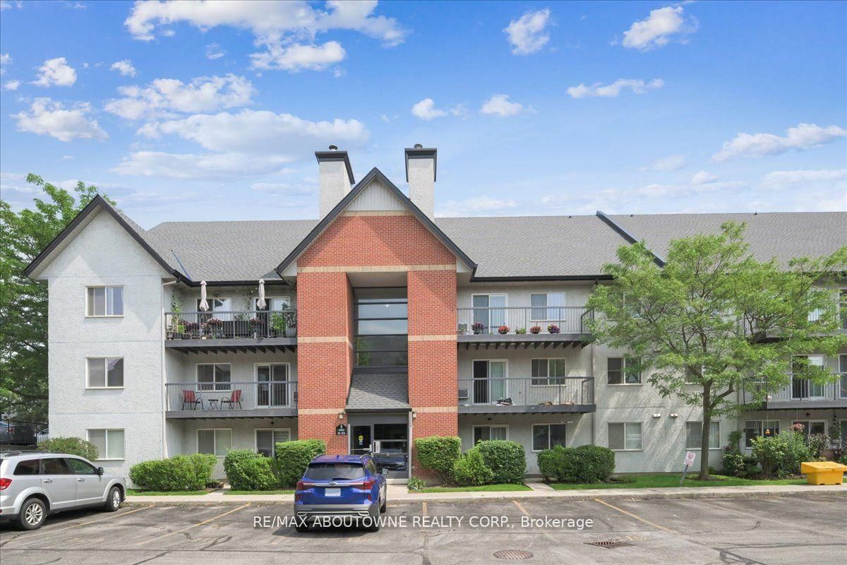 Condo for sale at 921-1450 Glen Abbey Gate, Oakville, Glen Abbey, L6M 2V7 - MLS: W12009823