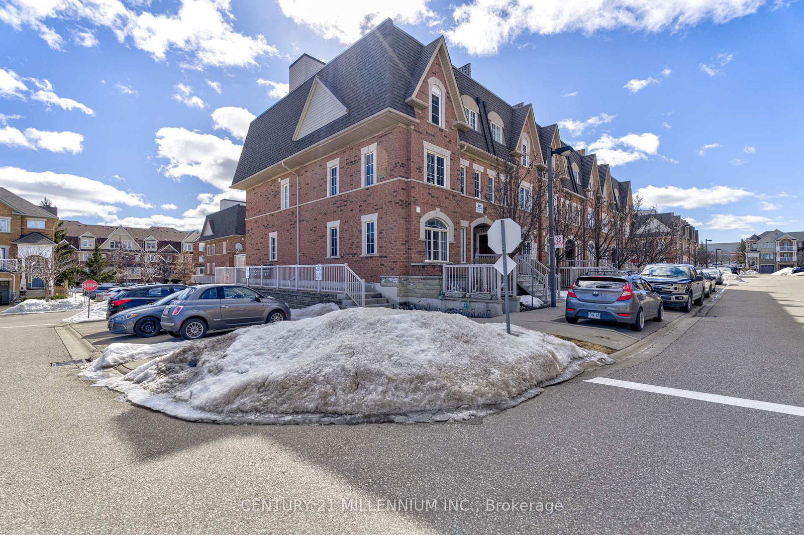 Townhouse for sale at 121-601 Shoreline Drive, Mississauga, Cooksville, L5B 4J9 - MLS: W12009872