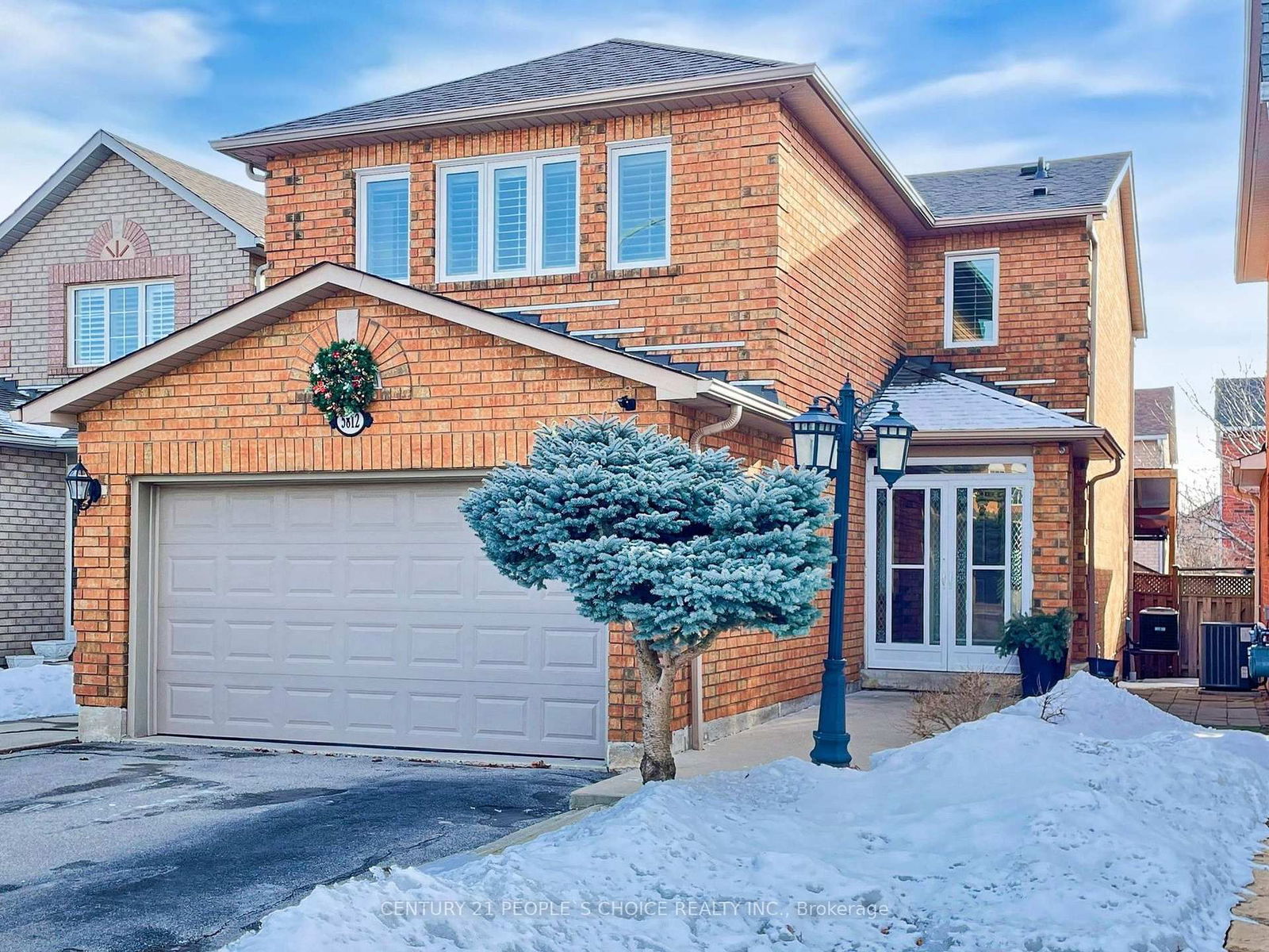 Detached House for sale at 5812 Sidmouth Street, Mississauga, East Credit, L5V 2K3 - MLS: W12010054