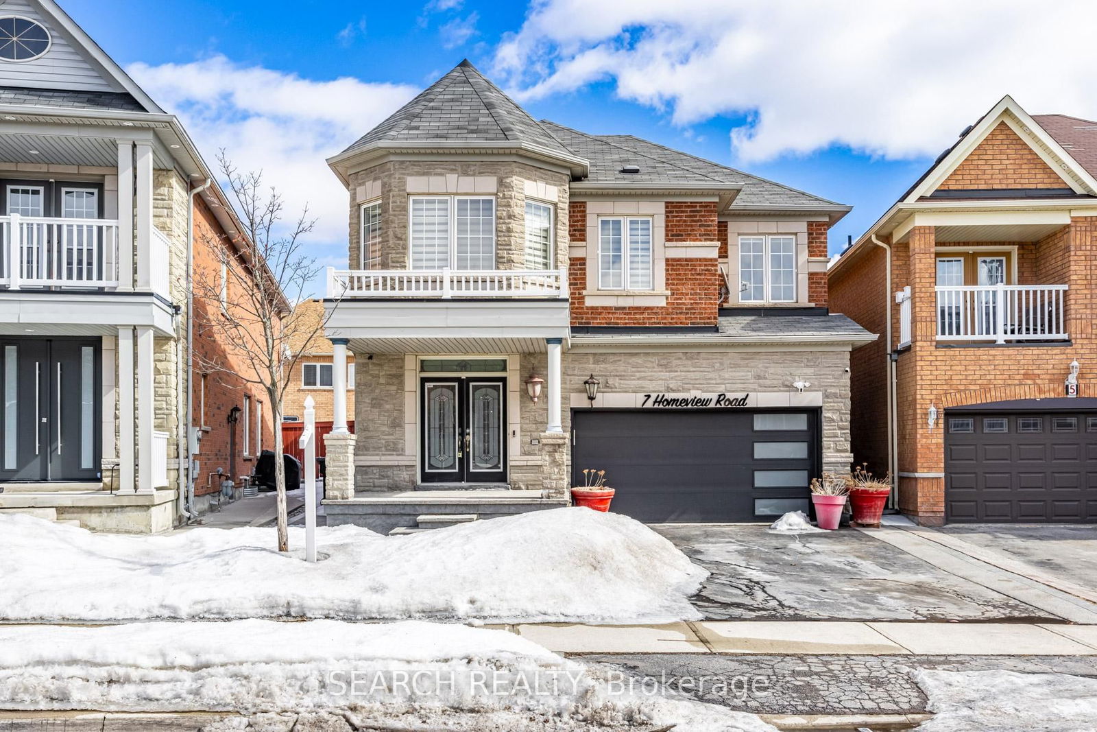 Detached House for sale at 7 Homeview Road, Brampton, Bram East, L6R 2L9 - MLS: W12010198