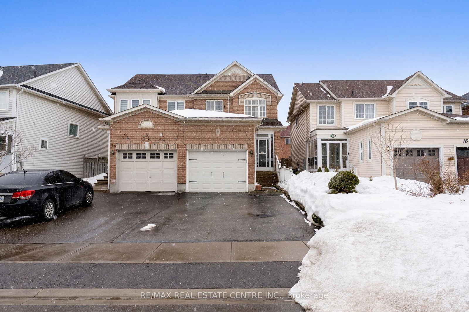 Semi-Detached House for sale at 12 Tiller Trail, Brampton, Fletcher's Creek Village, L6X 4R2 - MLS: W12010561