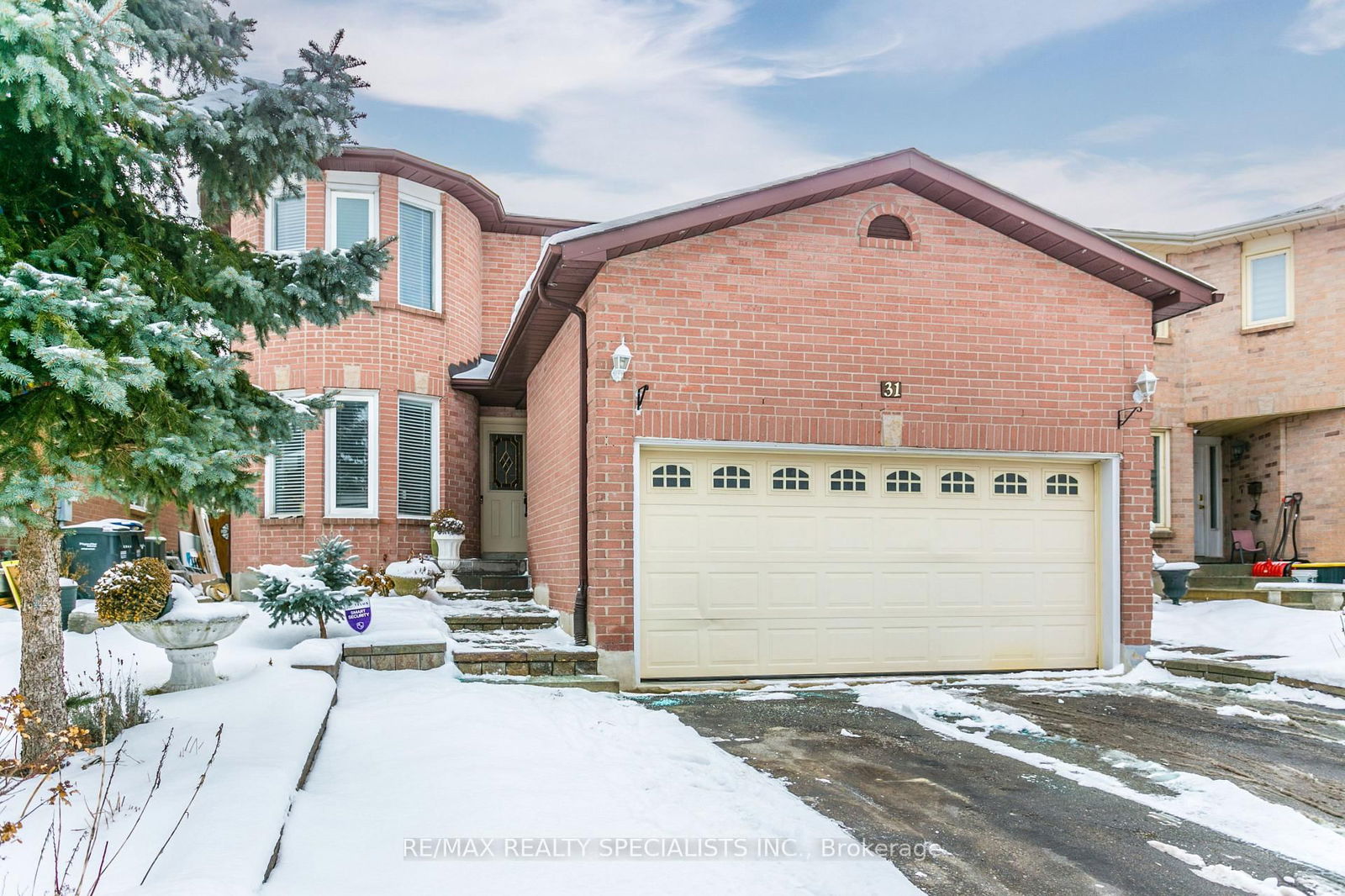 Detached House for sale at 31 CASTLEHILL Road, Brampton, Northwood Park, L6X 4E3 - MLS: W12010600