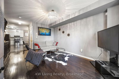 225 Torbarrie Rd, Toronto - Downsview-Roding-CFB image-0-1