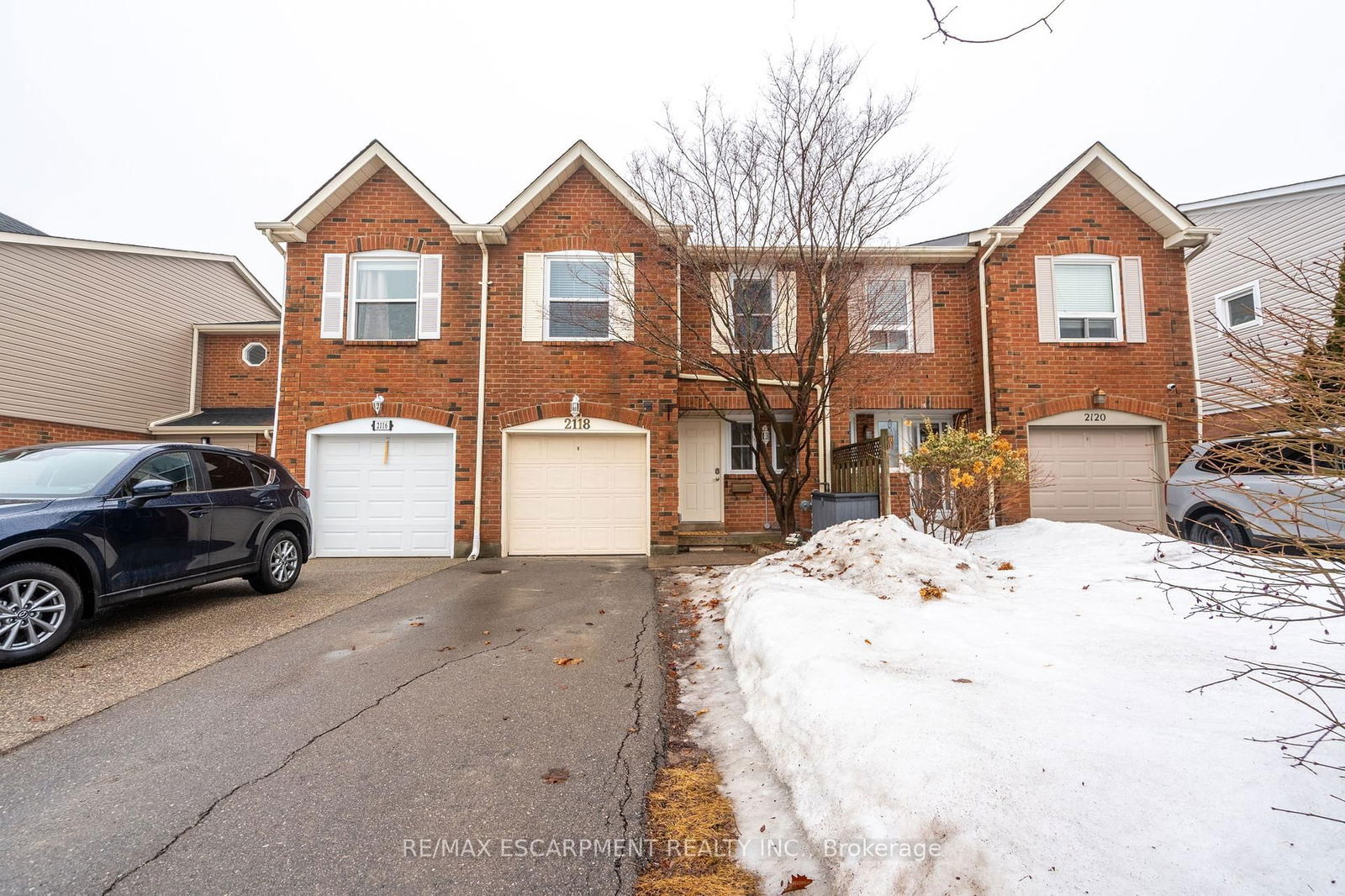 Townhouse sold at 2118 PELEE Boulevard, Oakville, River Oaks, L6H 4C7 - MLS: W12010993