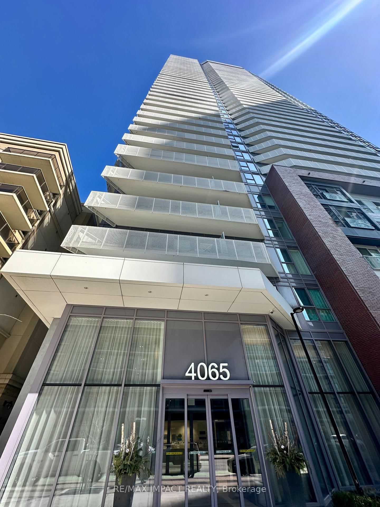 Condo for lease at 2401-4065 Confederation Pkwy, Mississauga, City Centre, L5B 0L4 - MLS: W12011198