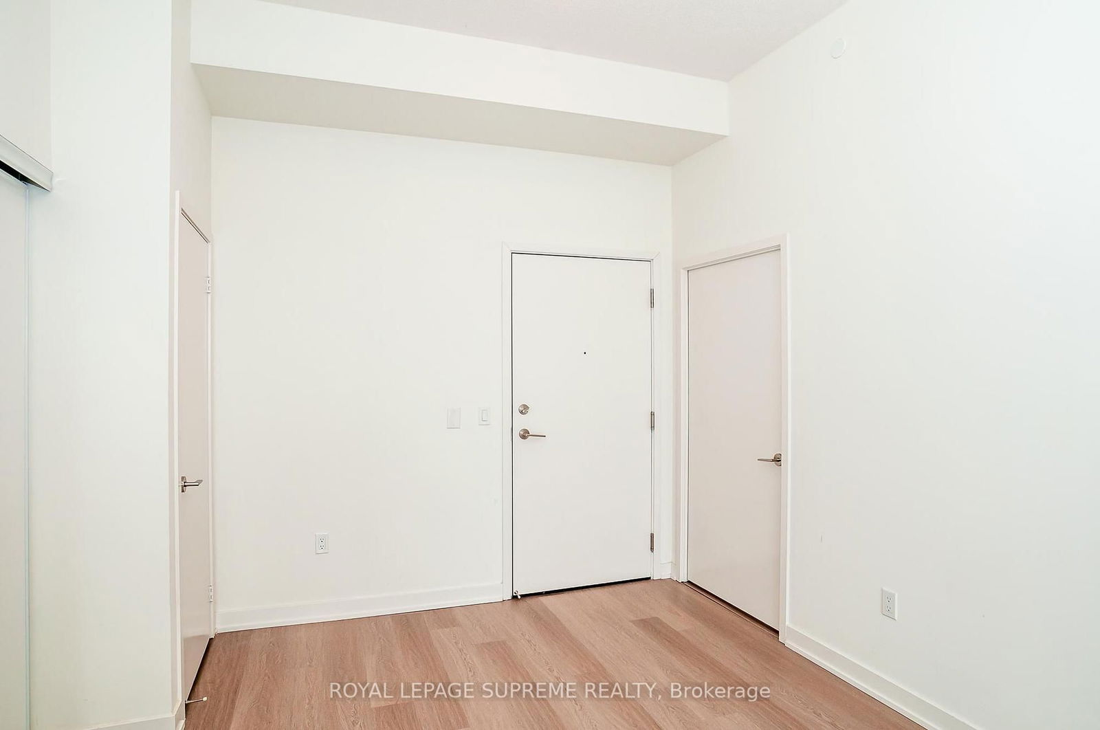 Condo leased at 811-859 The Queensway N/A, Toronto, Stonegate-Queensway, M8Z 1N8 - MLS: W12011245
