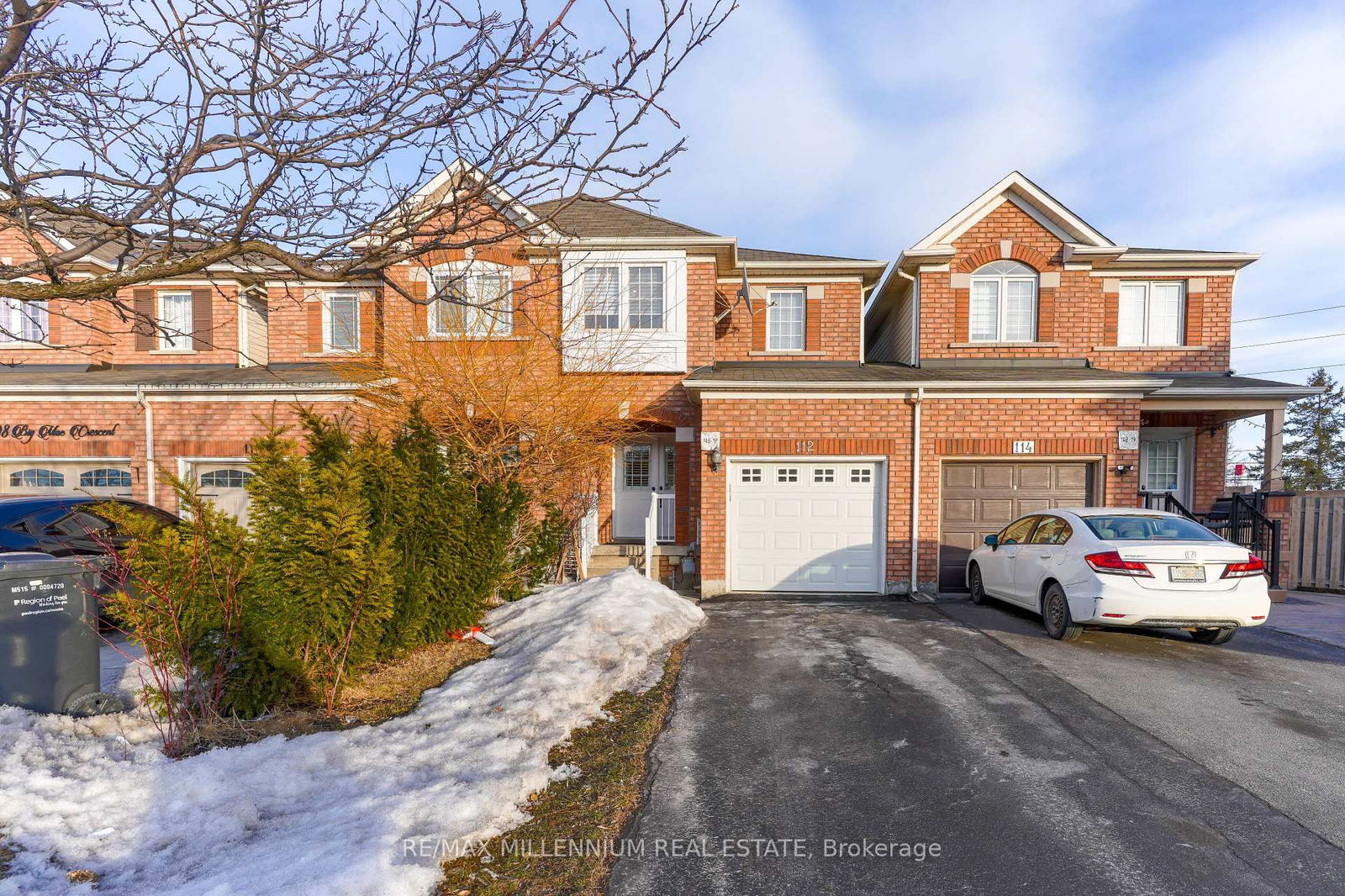 Townhouse for sale at 112 Big Moe Crescent, Brampton, Bram East, L6P 1J9 - MLS: W12011439