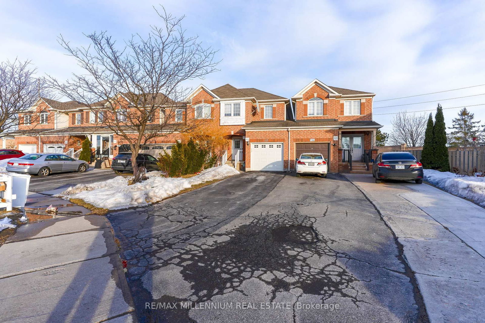 Townhouse for sale at 112 Big Moe Crescent, Brampton, Bram East, L6P 1J9 - MLS: W12011439