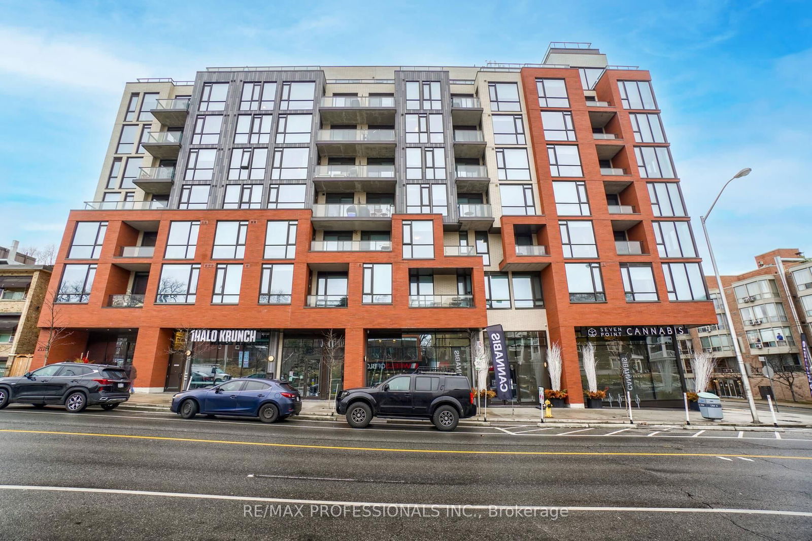 Building at 2118 Bloor Street, Toronto, High Park North