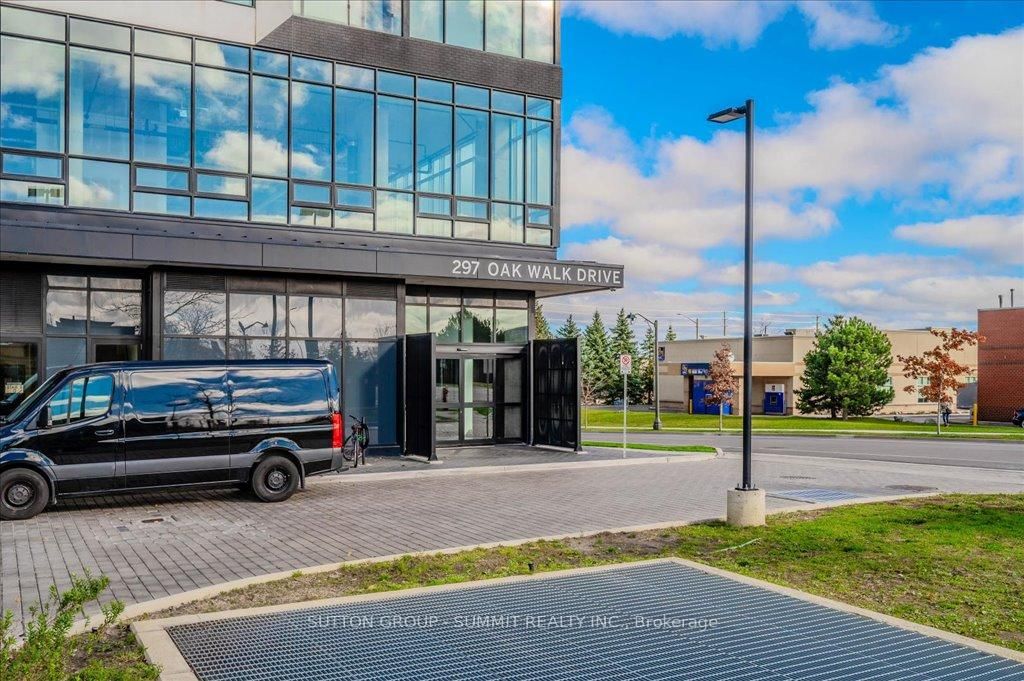 297 Oak Walk Oakville,ON L6H 3R6 — Photo 5
