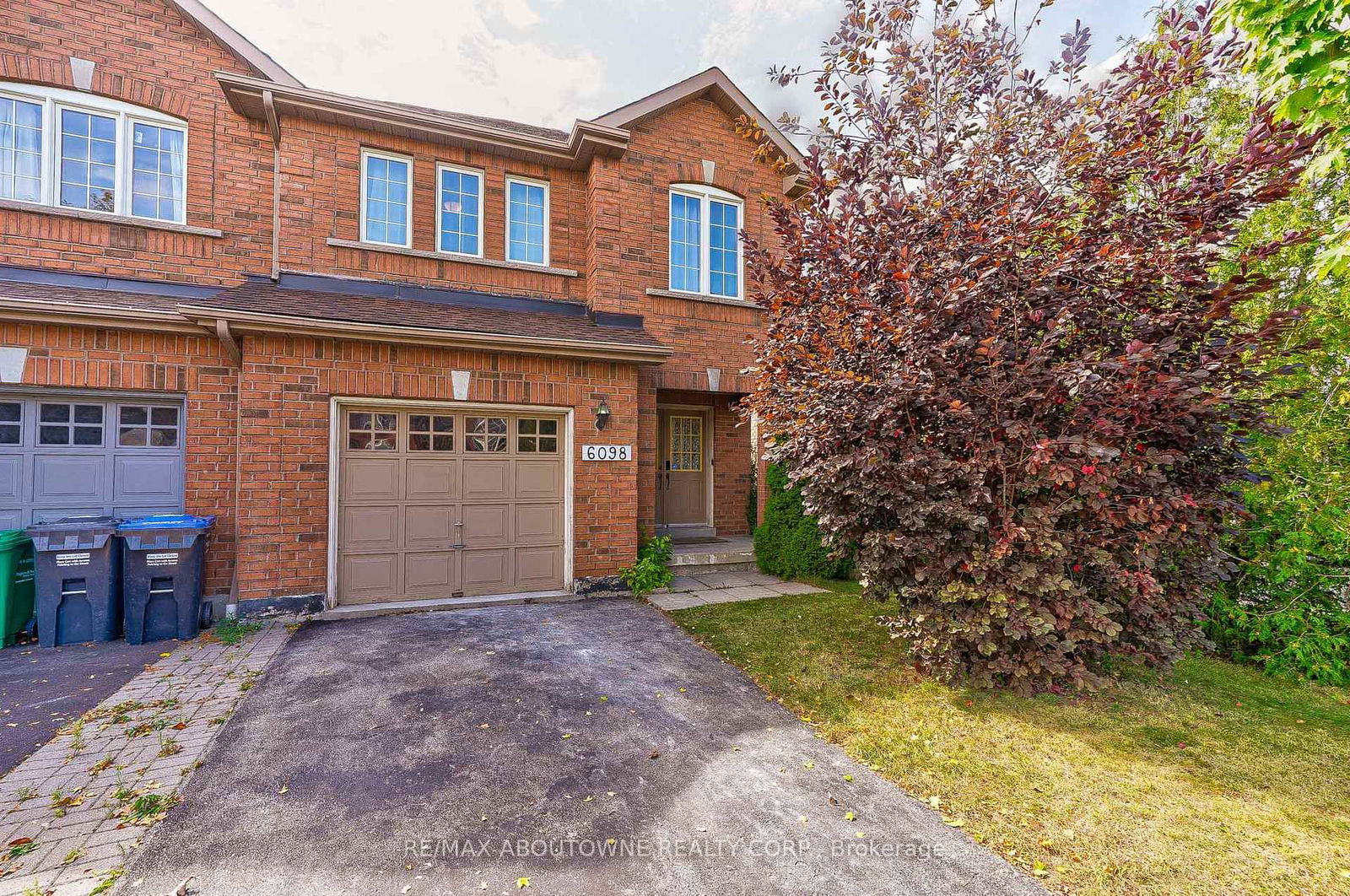 Townhouse for sale at 6098 Rowers Crescent, Mississauga, East Credit, L5V 3A2 - MLS: W12011745