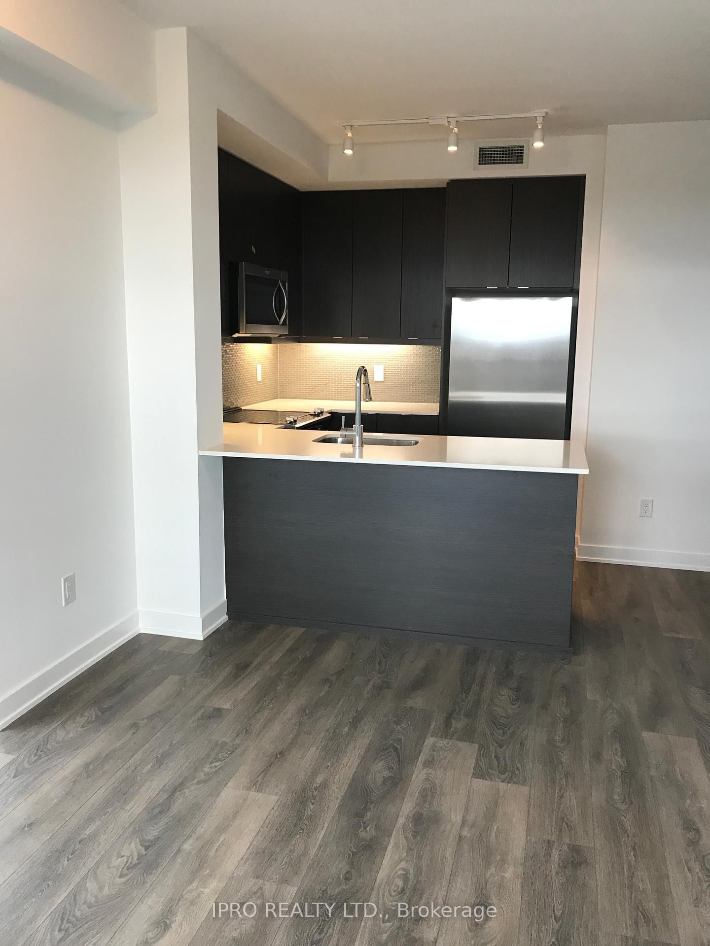 Condo leased at 1703-4633 Glen Erin Drive, Mississauga, Central Erin Mills, L5M 0Y6 - MLS: W12011932