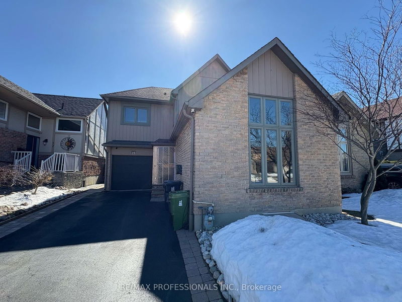 Unit Lower — 19 Elmbrook Cres, Toronto - Eringate-Centennial-West Deane image-0-0