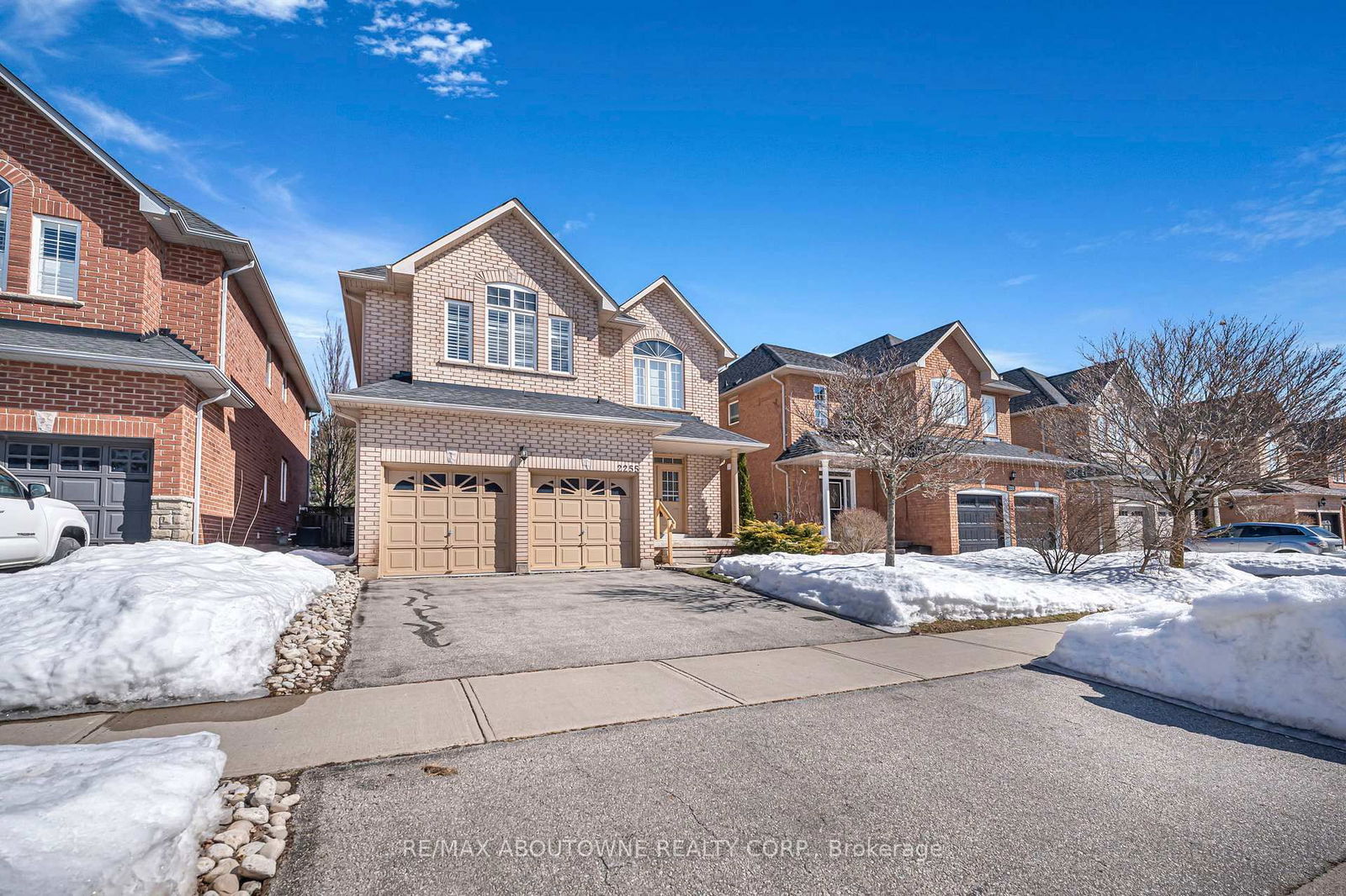 Detached House for sale at 2255 Foxfield Road, Oakville, 1019 - WM Westmount, L6M 4C9 - MLS: W12013018