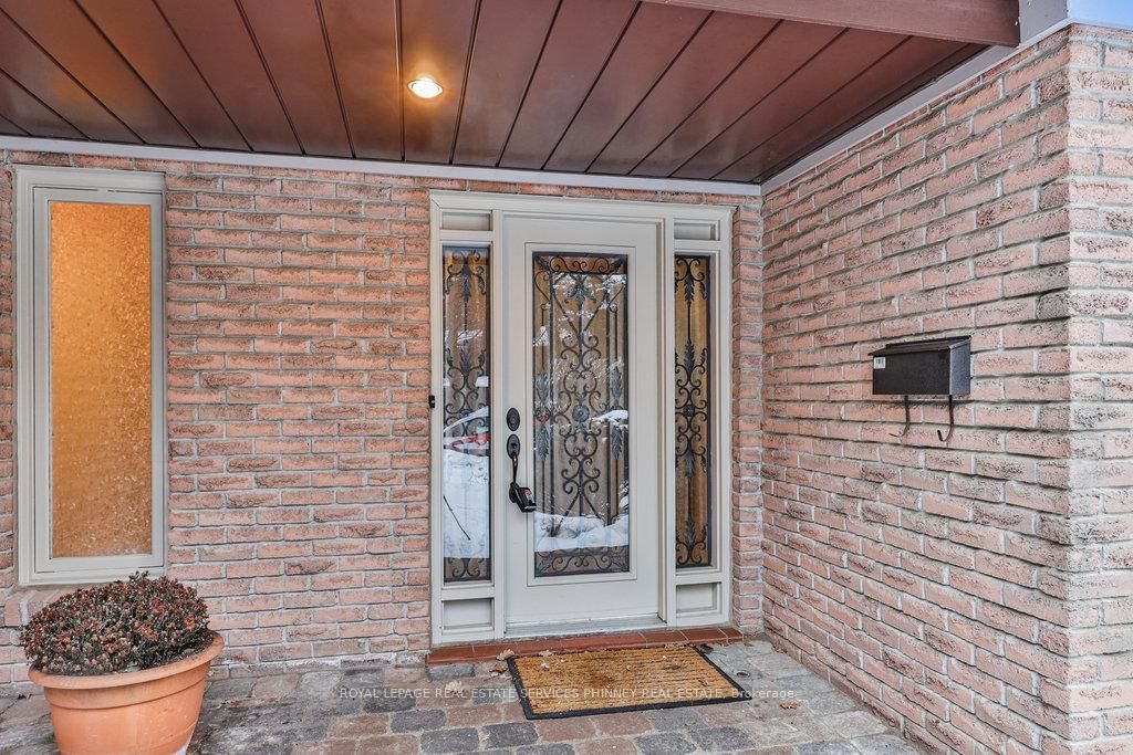 Detached House for sale at 1829 Sherwood Forrest Circle, Mississauga, Sheridan, L5K 2G6 - MLS: W12013427