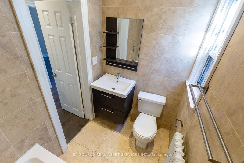 C - 253 Lakeshore Rd E, Mississauga, L5G 1G8 | Image 3