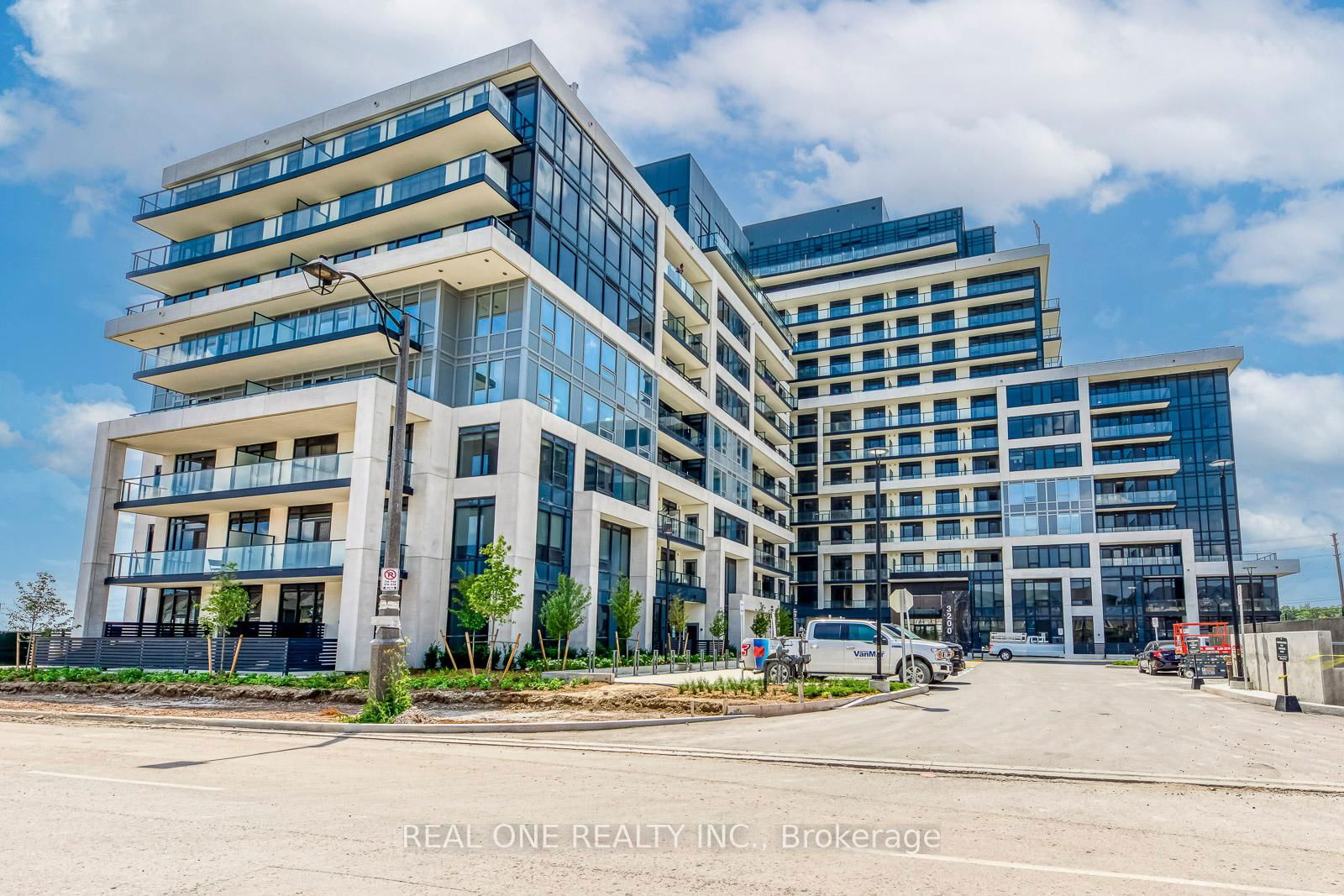 Condo for sale at 325-3200 William Coltson Avenue, Oakville, 1010 - JM Joshua Meadows, L6H 7W6 - MLS: W12014241